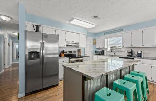 El Centro Beach Casa | Anchors Away - Private Pool, Seasonal Hot Tub, Game Room, Walk to Beach, Pets OK
