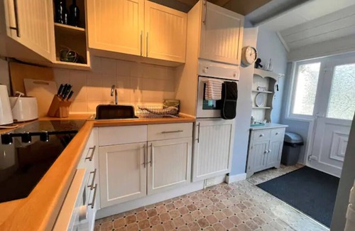 Blue Anchor Apartamento | Anchors Away, Seaside Apartment with Sea Views, pet friendly.