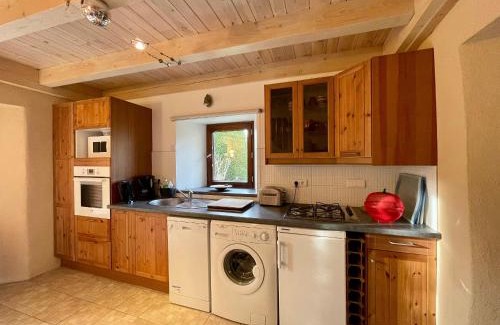 Retournac Casa | Ancien pigeonnier restauré avec terrasse, terrain clos et équipements bébé à Sarlanges, Retournac - FR-1-582-167