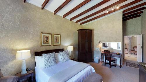 Potchefstroom Casa | Ancient Emperor Guest Estate
