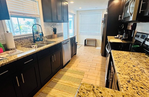 Forest Hills Casa | Anclote Oasis - Tarpon Springs - Waterfront Sunsets & Private Pool
