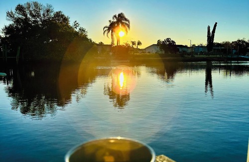 Forest Hills Casa | Anclote Oasis - Tarpon Springs - Waterfront Sunsets & Private Pool
