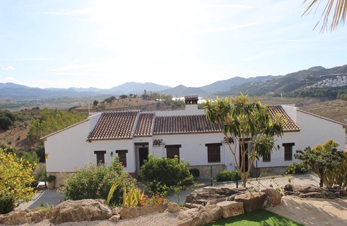 Viñuela Cabaña | Escapada familiar andaluza
