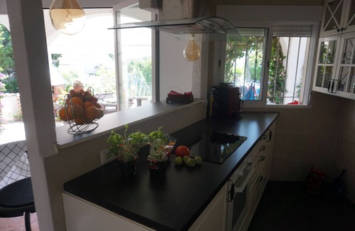Urbanizacion Marbessa Casa | Andaluz 4 camas casa de vacaciones a 400 metros de la playa, amplio jardín