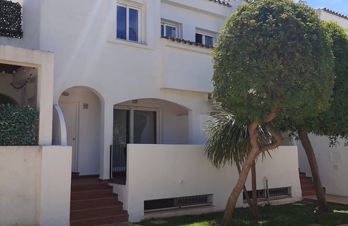 Rota Casa | Andalusische Traumreihenhaus mit 3 Terrasen Neben Golfplatz in Costa Ballena ,