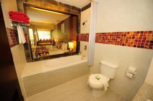 Kata Complejo | Andaman Cannacia Resort & Spa - SHA Extra Plus