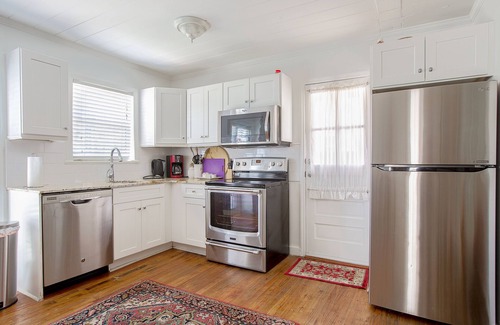 Mango Groves Casa | Anderson House Historical Cottage