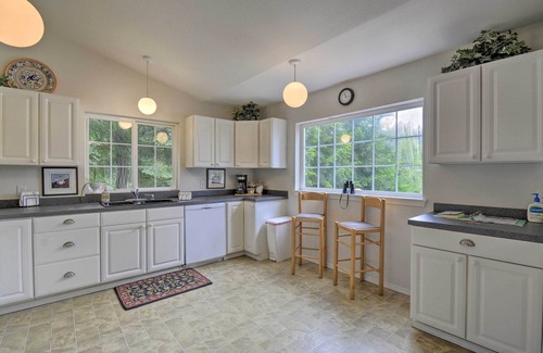 Anderson Island Casa | Anderson Island Home w / Lakefront Deck, muelle y canoa
