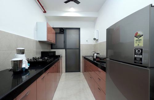 Vile Parle Casa | Andheri 2 BHK – Prime Location for Corporate Stays