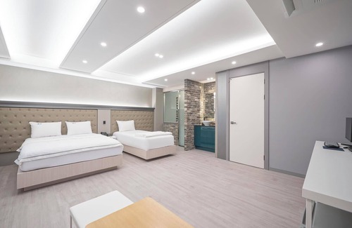 Andong Hotel | Andong Sharp