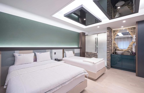Andong Hotel | Andong Sharp