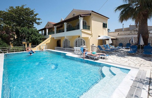 Petaleia Apartamento | Andreas Complex Studio