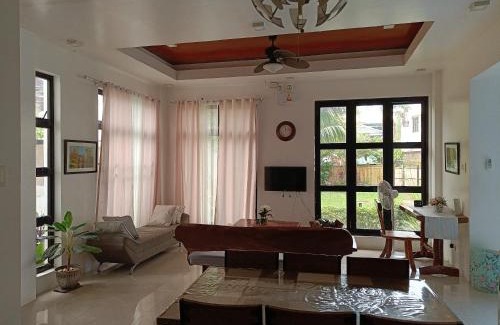 Puerto Princesa City Centre Casa | Andrew n Sophia's Guest House