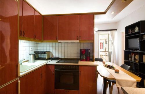 Old Town Apartamento | Andrew's Old Town Apartment by CorfuEscapes
