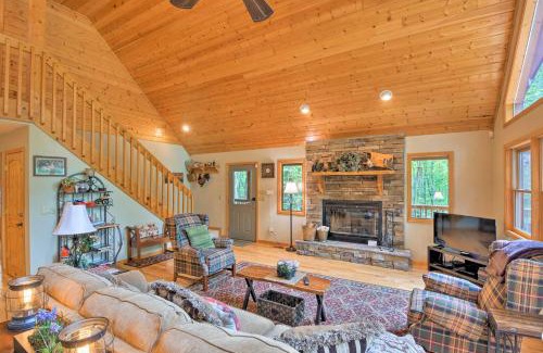 Andrews Casa | Andrews Cabin with Game Room and Covered Porch!