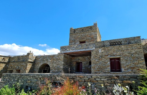 Megas Yialos-Nites Casa | Andros Serenity-Adults Only-Sea view-pool/jacuzzi stone residence