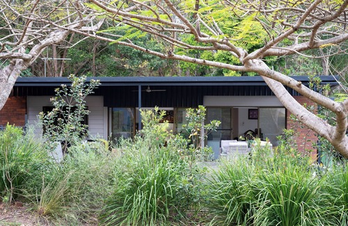 Warner Cabaña | Anembo Country Cottages, close to sporting venues, restaurants, hospitals, shops