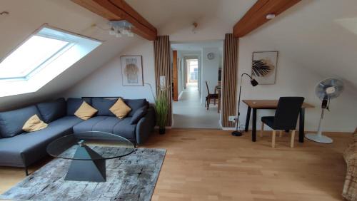 Hofheim in Unterfranken Apartamento | Anette's nettes Dachjuchhe
