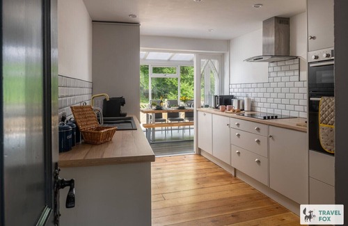 Alton Cabaña | Angel Cottage 5 mins drive to Alton Towers