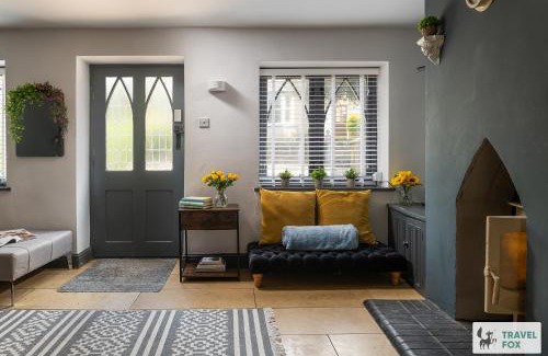 Alton Casa | Angel Cottage - 5 mins drive to Alton Towers!