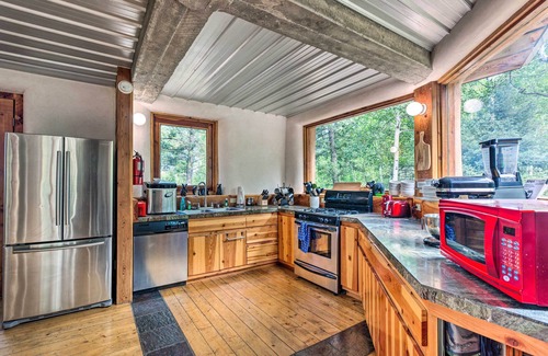 Angel Fire Cabina | Angel Fire Cabin w/ Deck ~ 2 Mi to Ski & Hiking!
