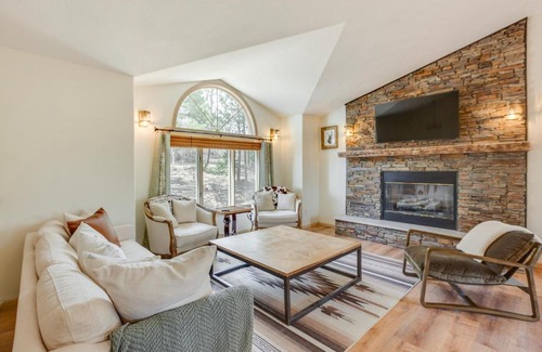 Angel Fire Casa | Angel Fire Rental Cabin with Hot Tub and Mountain View