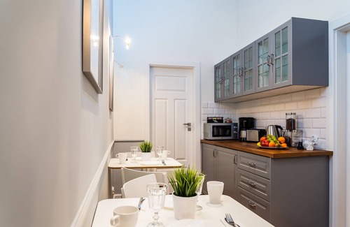 Stradom Cama Y Desayuno | Angel House Aparthotel