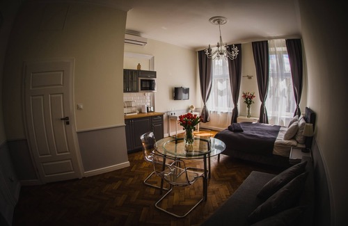 Stradom Cama Y Desayuno | Angel House Aparthotel