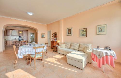 Cecina Casa | Angela -Terrace & beautiful View lake - Happy Rentals