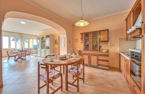 Cecina Casa | Angela -Terrace & beautiful View lake - Happy Rentals