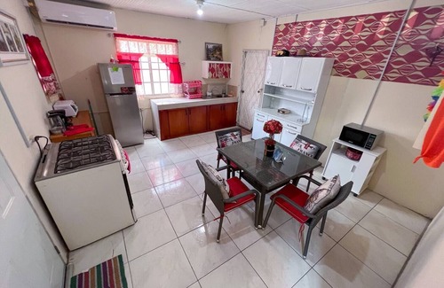 San Juan Casa | Angelene's place - Oui Papa!