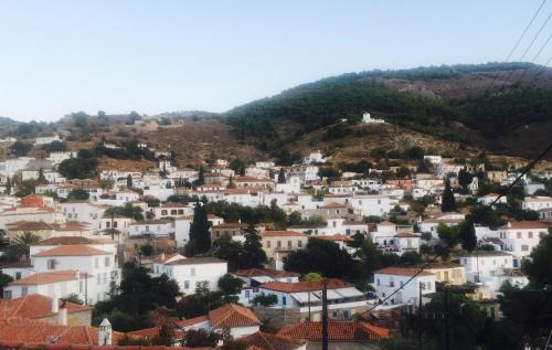 Hydra Casa | Angeliko's Vourgaris stone house