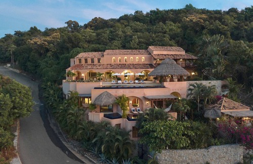 Playa Las Gatas Villa | Angelina in Zihuatanejo Bay by Personal Villas - An Unforgettable Escape Awaits