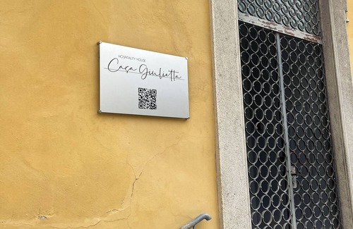Como Apartamento | Angelina's Suite&Spa with private parking