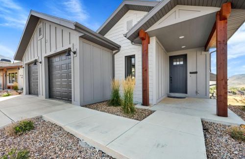 Wolf Creek Casa | Angels Landing All Season Paradise Powder Mountain Views & Golfing