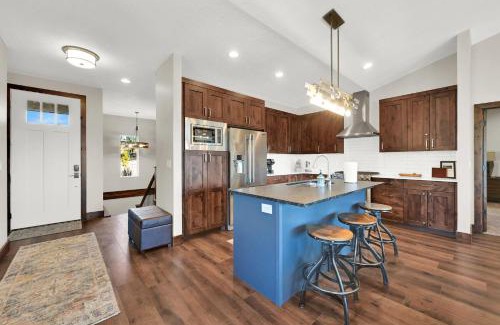 Wolf Creek Casa | Angels Landing All Season Paradise Powder Mountain Views & Golfing