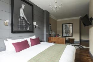 New Town Hotel | Angels Share Hotel