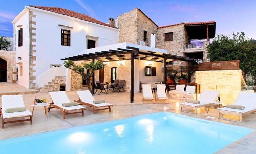 Argyroupoli Casa | Angenehmes Ferienhaus In Argiroupoli Mit Privatem Pool Und Bergblick