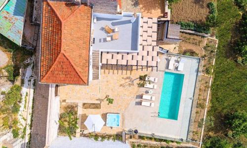 Argyroupoli Casa | Angenehmes Ferienhaus In Argiroupoli Mit Privatem Pool Und Bergblick