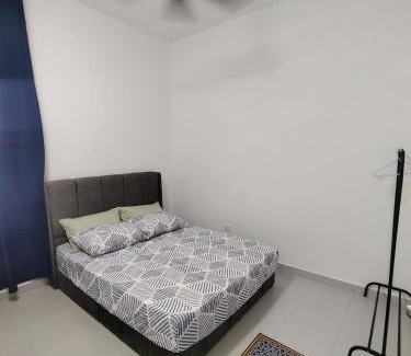 Pulai Casa | ANGGERIK LAZURI Guest House & Homestay