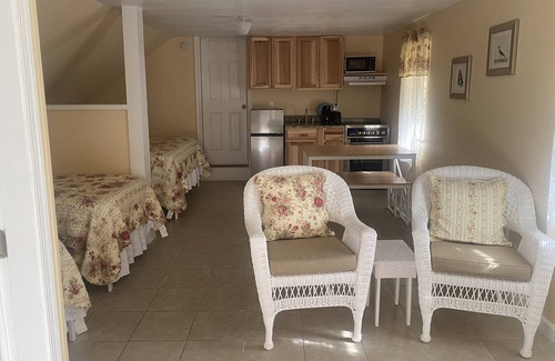 Northeast Virginia Beach Apartamento | Angie's Guest Cottage