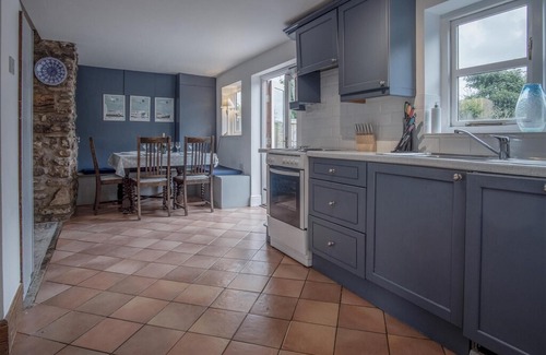 Angle Casa | Angle Adventures - 4 Bedroom Cottage - Angle