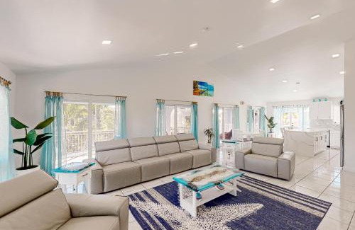 Marathon Casa | Angler's Escape