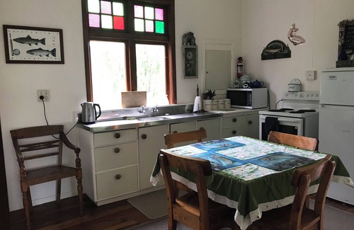 Manunui Cabaña | Anglers Cottage adjacent to the Whanganui River. 50Kms to Ruapehu & Lake Taupo.