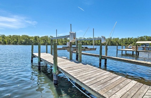 Homosassa Casa | Anglers Getaway Homosassa Home with Boat Dock!