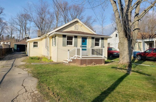 Lake Erie Beach Cabaña | Angola Cottage with Private Beach Access!
