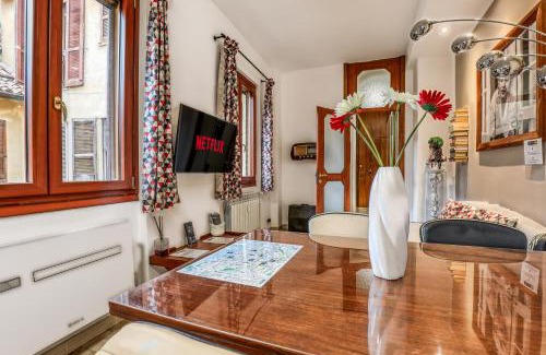 Pavia Apartamento | ANGOLO DI CORSO CAVOUR - Ultimo piano centrale e luminoso