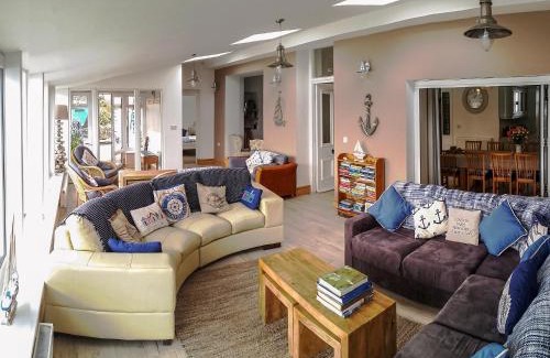Cemaes Bay Casa | Angorfa