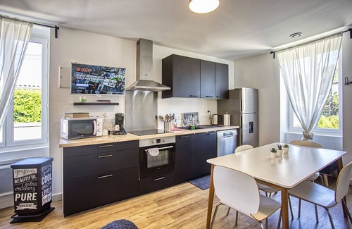 Angouleme Apartamento | Angoulême Quiet and Well-Equipped Apartment