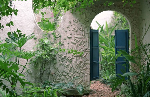 Hue Casa | Anhien Hue homestay - A dreamy pink house nestled within a natural garden